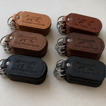 Customized leather keychains for weddings and personal gifts